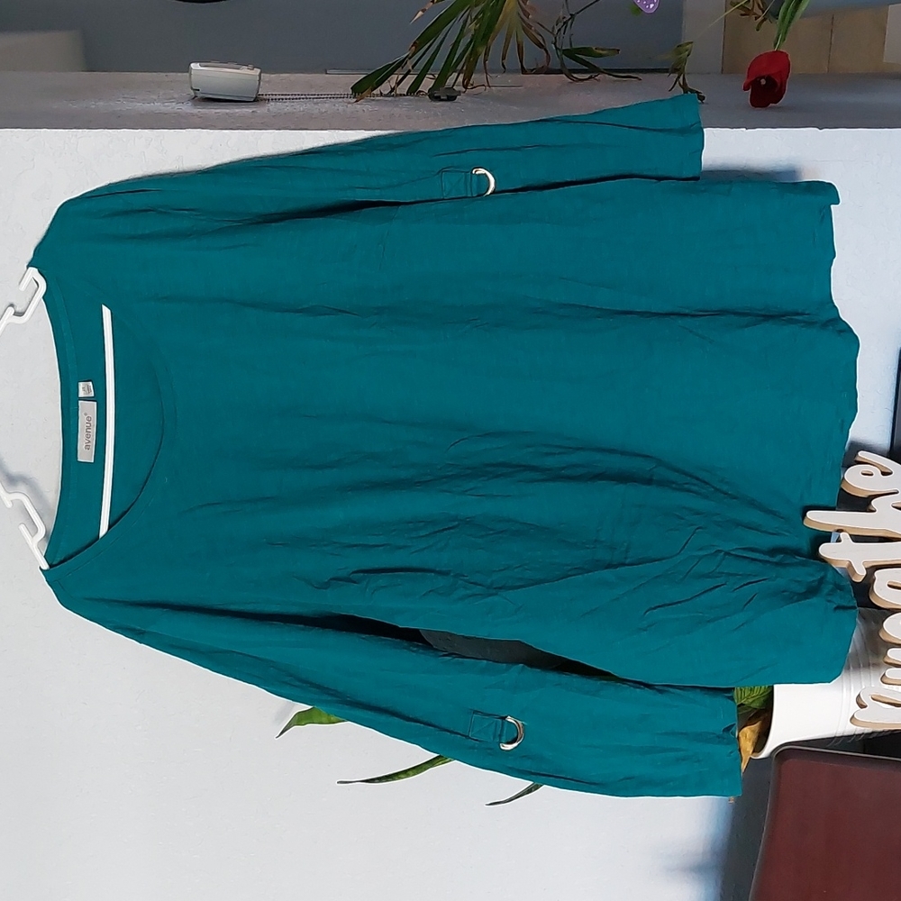 2X Avenue teal shirt